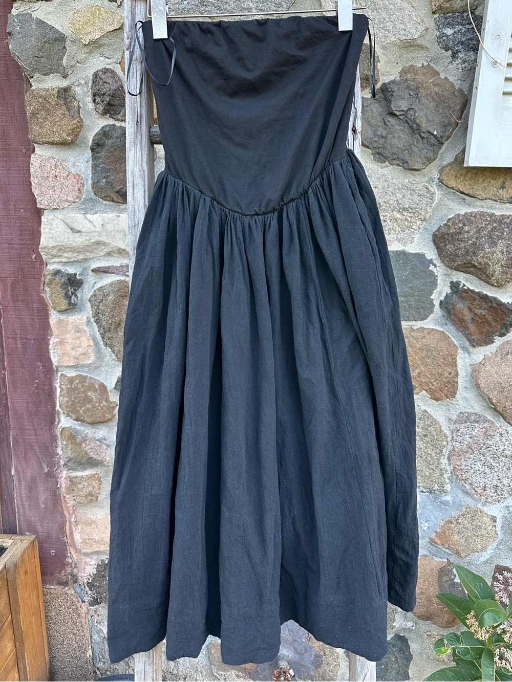 LaLavon Black Strapless Midi Dress